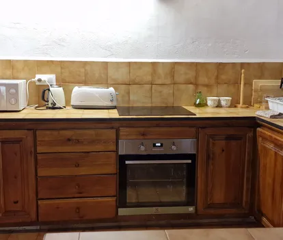 Limpieza profunda y encendido de electrodomésticos para segunda residencia